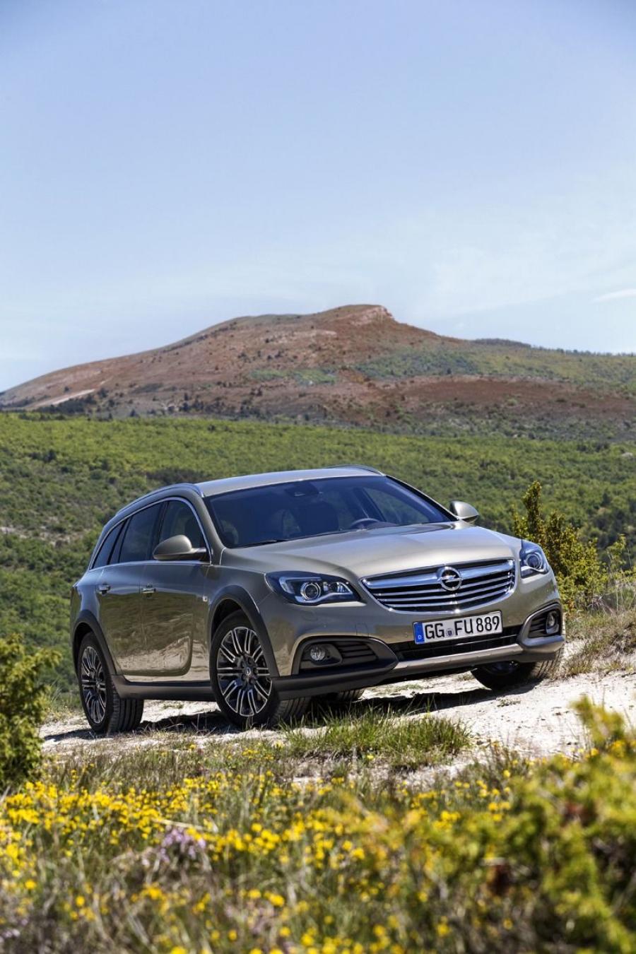  Opel Insignia Country Tourer 2013 года  (фото 3 из 26)